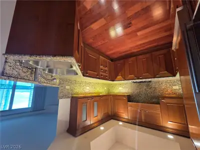 2777 Paradise Road 608, Las Vegas, NV 89109 Kitchen