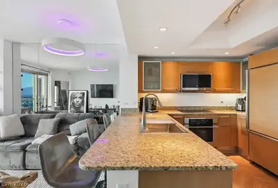 322 Karen Avenue 1105, Las Vegas, NV 89109 Kitchen