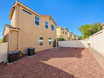 8432 Viansa Loma Avenue, Las Vegas, NV 89149 Yard