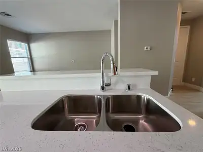 8432 Viansa Loma Avenue, Las Vegas, NV 89149 Kitchen