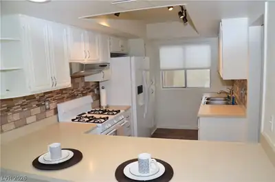 773 Cathy Lane, Henderson, NV 89015 Kitchen