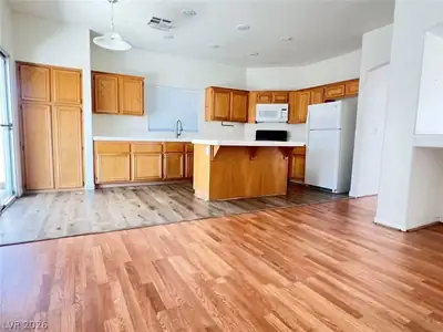 7941 BLUE BROOK Drive, Las Vegas, NV 89147 Kitchen