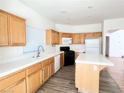 7941 BLUE BROOK Drive, Las Vegas, NV 89147 Kitchen