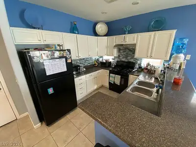 8579 Nature Scene Drive, Las Vegas, NV 89139 Kitchen