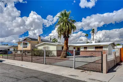 6220 Shawnee Avenue, Las Vegas, NV 89107 Front of Structure