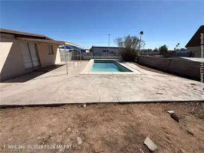 1663 El Segundo Avenue, Las Vegas, NV 89169 Pool