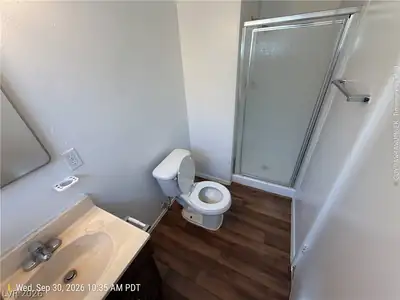 1663 El Segundo Avenue, Las Vegas, NV 89169 Bathroom