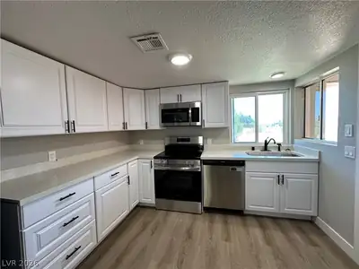 2590 North Murphy Street, Pahrump, NV 89060 Kitchen