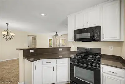 10446 Wildflower Gully Street, Las Vegas, NV 89178 Kitchen