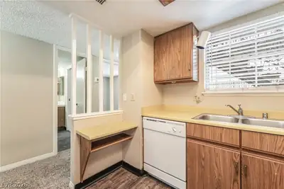 3823 South Maryland Parkway C4, Las Vegas, NV 89119 Kitchen