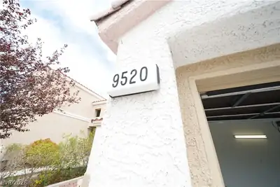 9520 Aspen Glow Drive, Las Vegas, NV 89134 