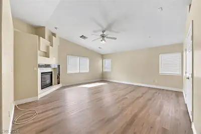 9261 Bearded Iris Avenue, Las Vegas, NV 89148 Living Room