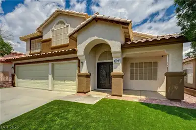 10016 Diving Duck Avenue, Las Vegas, NV 89117 Front of Structure
