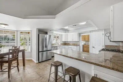 251 West Laval Drive, Henderson, NV 89015 Kitchen