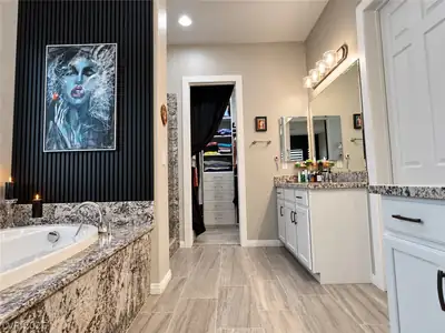 7083 Falabella Ridge Avenue, Las Vegas, NV 89131 Primary Bathroom