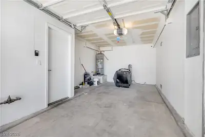 5354 Aurora Beam Avenue, Las Vegas, NV 89122 Garage