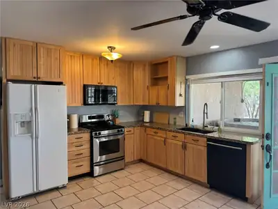 7066 Pinebrook Court, Las Vegas, NV 89147 Kitchen