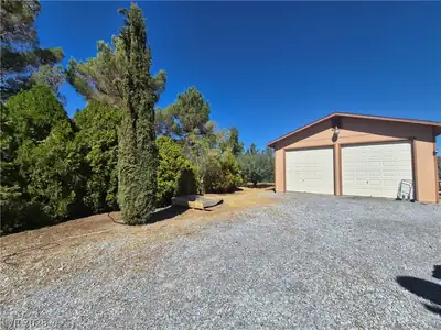 670 West Calvada Boulevard, Pahrump, NV 89048 Garage