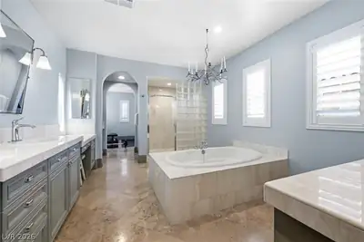 7856 Arroyo Glen Court, Las Vegas, NV 89113 Primary Bathroom