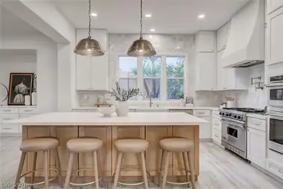 10721 BERINGER Drive, Las Vegas, NV 89144 Kitchen