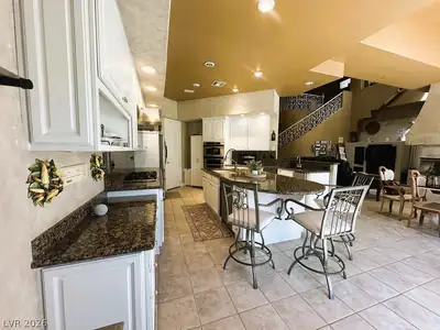 27 Via Paradiso Street, Henderson, NV 89011 Kitchen
