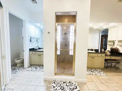 27 Via Paradiso Street, Henderson, NV 89011 Primary Bathroom