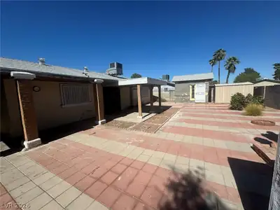1684 Gateway Avenue, Las Vegas, NV 89104 Yard