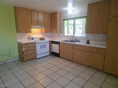 1684 Gateway Avenue, Las Vegas, NV 89104 Kitchen