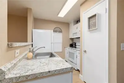 3632 Di Salvo Drive 56, Las Vegas, NV 89103 Kitchen