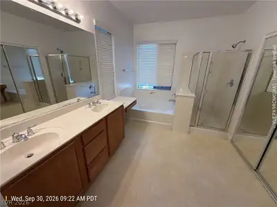 5920 Armide Street, North Las Vegas, NV 89081 Primary Bathroom