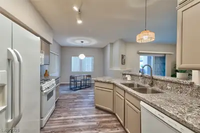 1050 East Cactus Avenue 1081, Las Vegas, NV 89183 Kitchen