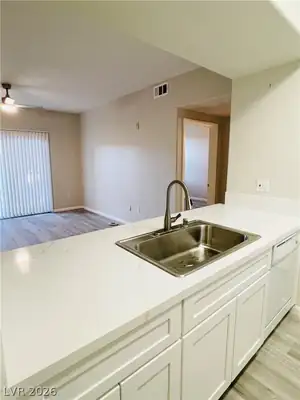 8000 Badura Avenue 1187, Las Vegas, NV 89113 Kitchen