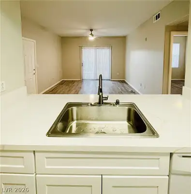 8000 Badura Avenue 1187, Las Vegas, NV 89113 Kitchen