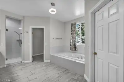 3925 Quadrel Street, Las Vegas, NV 89129 Primary Bathroom