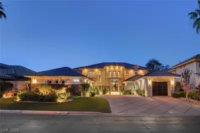 10736 Penhurst Way Las Vegas, NV 89135