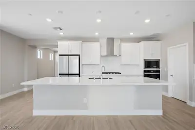 9725 Sangria Sunrise Avenue, Las Vegas, NV 89143 Kitchen