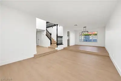 2112 Verdinal Drive, Las Vegas, NV 89146 Living Room