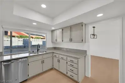 2112 Verdinal Drive, Las Vegas, NV 89146 Kitchen
