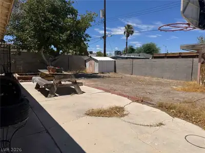 1821 Canosa Avenue, Las Vegas, NV 89104 Yard