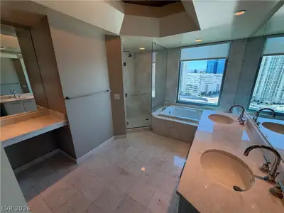 222 Karen Avenue 2608, Las Vegas, NV 89109 Primary Bathroom