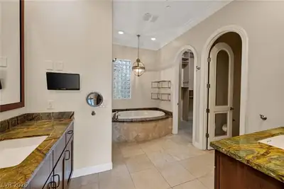 11280 Granite Ridge Drive 1054, Las Vegas, NV 89135 Primary Bathroom