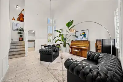 1421 Dragon Rock Drive, Henderson, NV 89052 Living Room