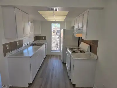 1405 Vegas Valley Drive 368, Las Vegas, NV 89169 Kitchen
