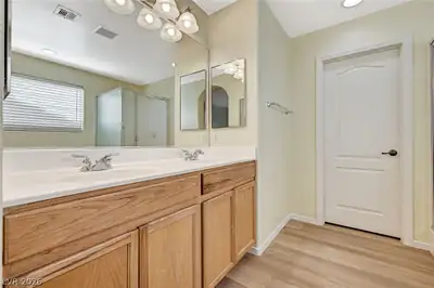 9821 Hanover Grove Avenue, Las Vegas, NV 89148 Primary Bathroom