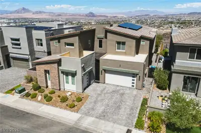 302 Shaded Canyon Drive, Henderson, NV 89012 Front of Structure