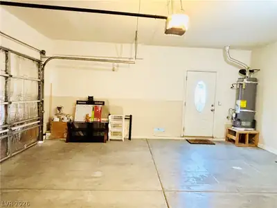 10716 Manchester Park Drive, Las Vegas, NV 89141 Garage