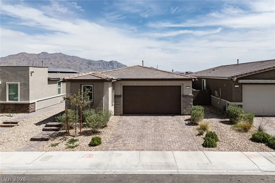 9734 Pacific Pine Street, Las Vegas, NV 89143