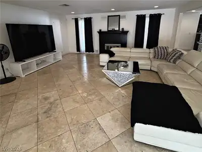 2682 Topaz Square, Las Vegas, NV 89121 Living Room
