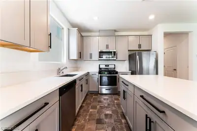 6958 Stone Cactus Street, North Las Vegas, NV 89086 Kitchen