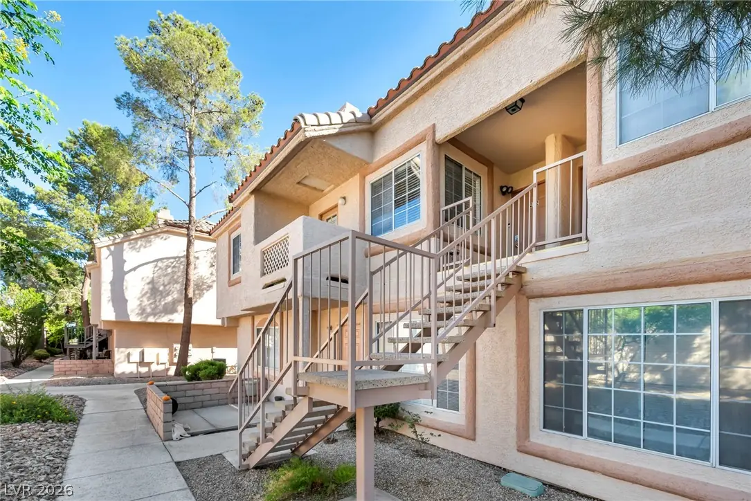 1600 North Torrey Pines Drive 202, Las Vegas, NV 89108